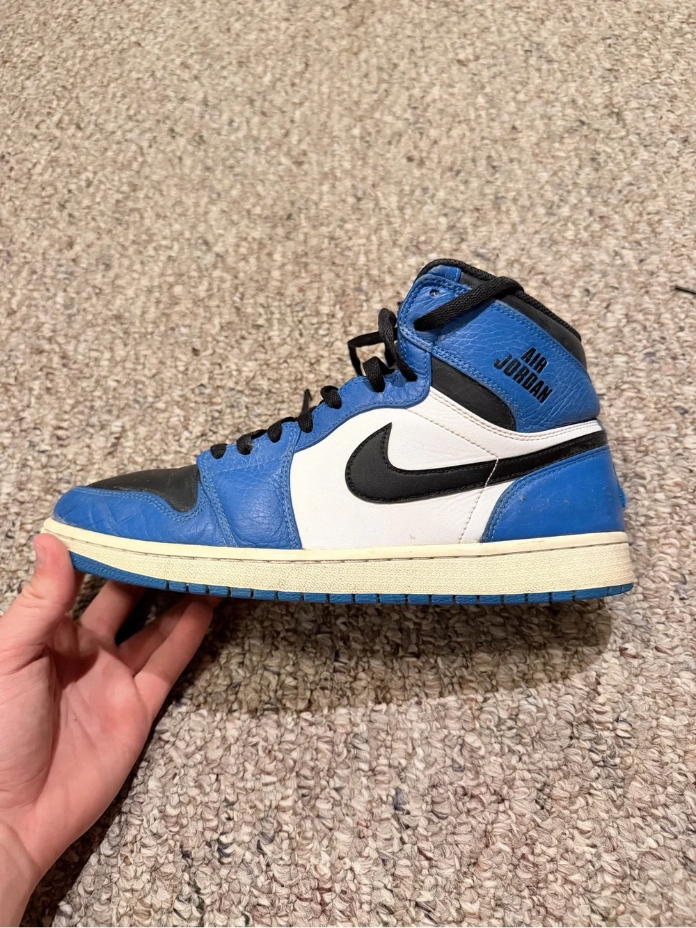 Nike Air Jordan 1 Retro Rare Sore Blue Hyper Royal Men’s Size 11